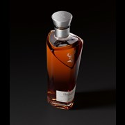 Secondery Glenfiddich---30YO---Dark-Bottle---Angled.jpg