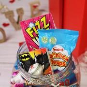 Secondery giant_valentine_box_lifestyle_zoom3_base.jpg